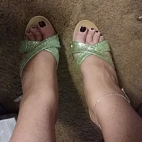 EUC Qupid mint green open toe stilettos! - Picture 4 of 6